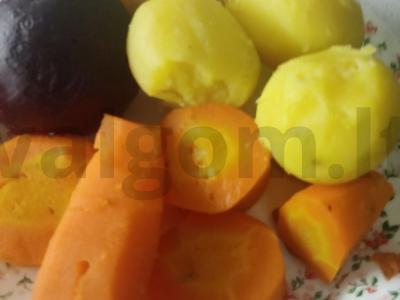 Salotas „Silkė po pūku“ Žingsnis 1