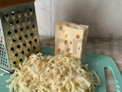 Cukinijos, keptos su faršu ir sūriu Žingsnis 3