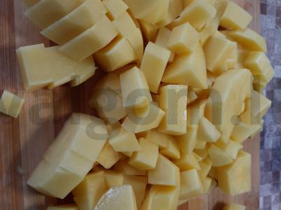 Vištienos sriuba su makaronais ir bulvėmis Žingsnis 2