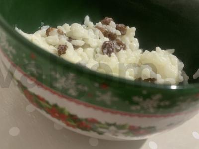 Ryžių košė su razinomis pagrindine nuotrauka