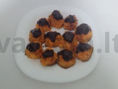 Kokosiniai rutuliukai su kondensuotu pienu ir šokoladu pagrindine nuotrauka