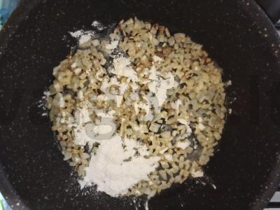 Aštrus kharcho sriuba iš jautienos su ryžiais ir graikiniais riešutais Žingsnis 2