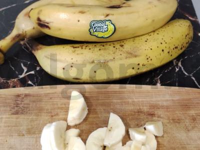 Vaisių salotos su vynuogėmis, bananais ir kriaušėmis su jogurtu Žingsnis 2