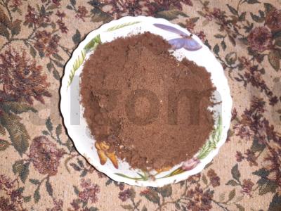 Šokoladinis „Skruzdėlynas“ su žemės riešutais be kepimo pagrindine nuotrauka