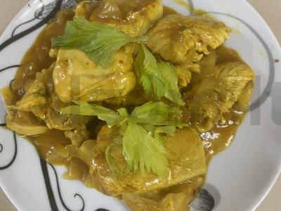 Vištiena karis su salierais alyvuogių aliejuje pagrindine nuotrauka