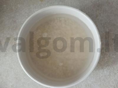 Kepinys multivarke su kiauliena ir prieskoniais Žingsnis 1