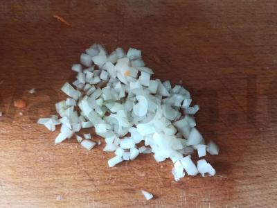 Kepinys multivarke su kiauliena ir prieskoniais Žingsnis 4