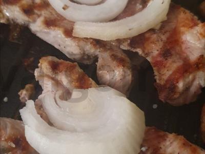 Kiauliena prieskoniuose ant grotelių Žingsnis 4