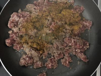 Bulvių apkepas su faršu ir pomidorais Žingsnis 3