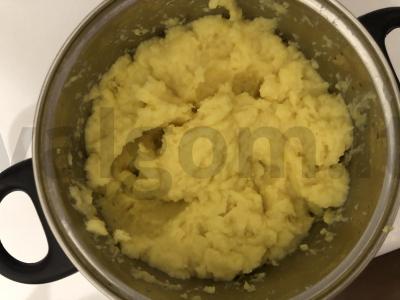 Bulvių apkepas su faršu ir pomidorais Žingsnis 5