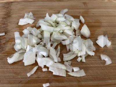 Salotos su raugintais kopūstais ir žirniais Žingsnis 1