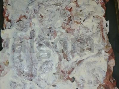 Mėsos kepsniai, kepti po sūriu Žingsnis 3