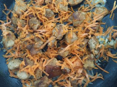 Troškinta kiauliena su žirniais kokosų piene Žingsnis 2