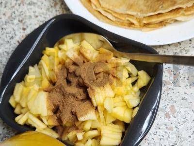 Blynai „Štrudelis“ su obuoliais ir cinamonu Žingsnis 3