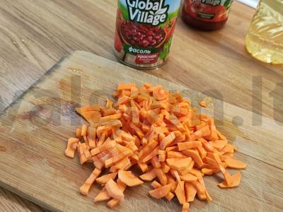 Troškinta pupelė pomidoruose su daržovėmis Žingsnis 2