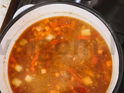 Lagman su daržovių mišiniu pagrindine nuotrauka