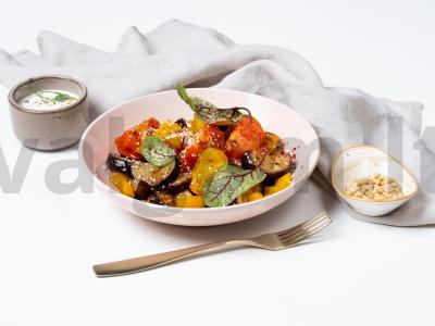 Daržovių troškinys su baltu vyno actu pagrindine nuotrauka