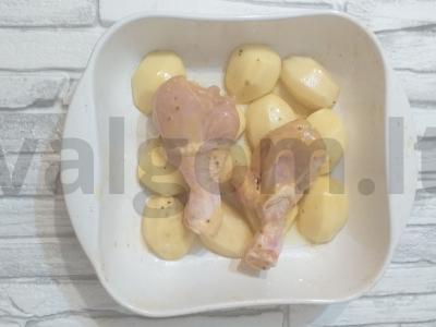 Sultingi vištienos blauzdos garstyčių marinate su bulvėmis Žingsnis 3