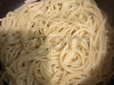 Makaronai su bekonu Žingsnis 1