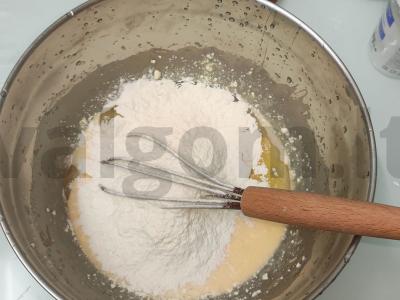 Abrikosų pyragas su grietine ir varške Žingsnis 2