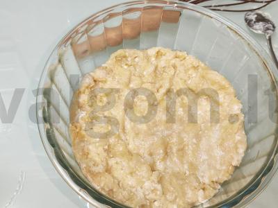 Abrikosų pyragas su grietine ir varške Žingsnis 4