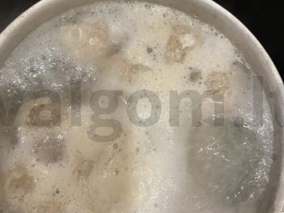 Sriuba su meatballs ir lydytu sūriu Žingsnis 2