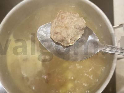 Sriuba su meatballs ir lydytu sūriu Žingsnis 10