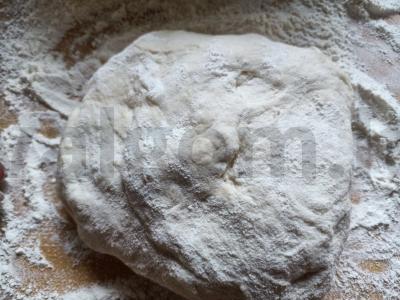 Kepti pyragėliai su svogūnais ir kiaušiniu Žingsnis 2