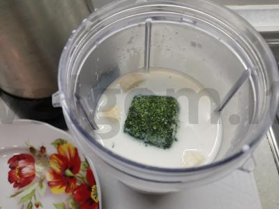 Baltymų kokteilis su špinatais Žingsnis 1