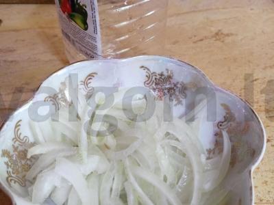 Salotas „Nježenka“ su lydytu sūriu ir obuoliu Žingsnis 1