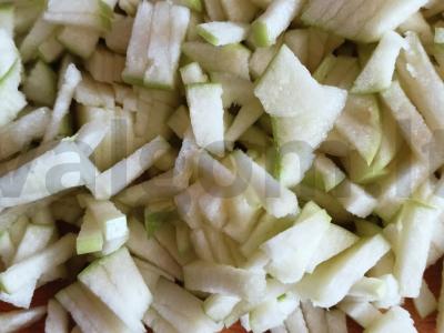 Salotas „Nježenka“ su lydytu sūriu ir obuoliu Žingsnis 6