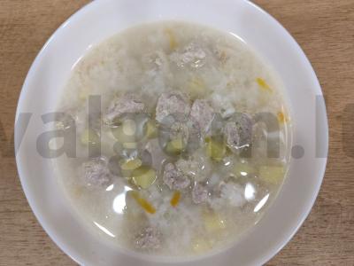 Indėnų faršo kukulių sriuba pagrindine nuotrauka