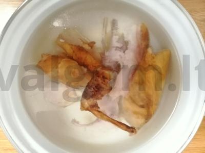 Žirnių sriuba su rūkytomis vištienos krūtinėlėmis Žingsnis 1