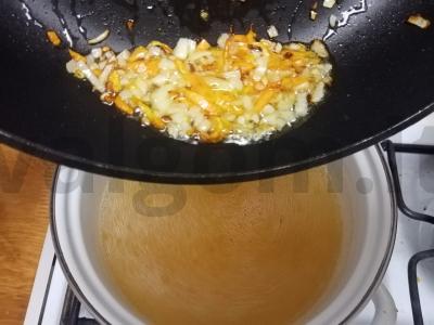 Žirnių sriuba su rūkytomis vištienos krūtinėlėmis Žingsnis 4