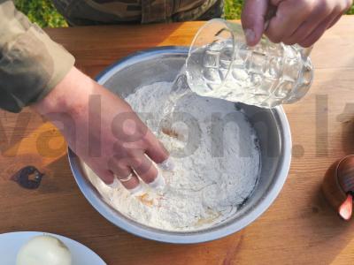 Atviri mantai pomidorų padaže, kepti krosnyje Žingsnis 2