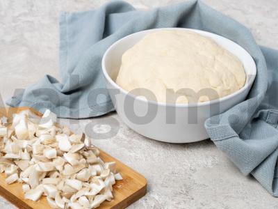 Vegetariški virtinukai su grybais ir bulvėmis Žingsnis 1