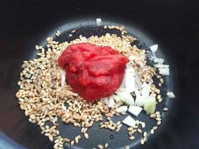 Perlo košė su pomidorų pasta lėtoje viryklėje Žingsnis 3