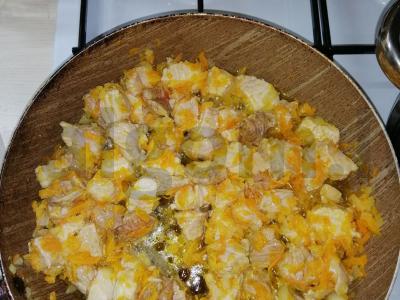 Kiaulienos guliašas su padažu Žingsnis 3