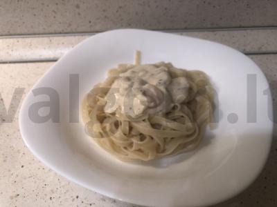 Makaronai su grietiniais krevetėmis pagrindine nuotrauka