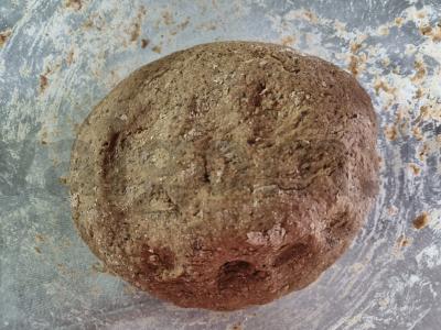 Ruginė duona ant salyklo tešlos Žingsnis 3