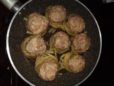 Faršo lizdai su sūriu pomidorų padaže Žingsnis 4