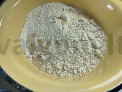 Pica su kumpiu ir pomidorų padažu Žingsnis 1