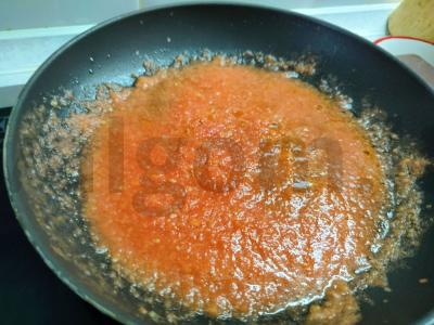 Pica su kumpiu ir pomidorų padažu Žingsnis 3