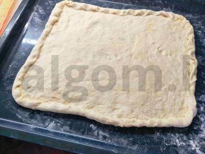 Pica su kumpiu ir pomidorų padažu Žingsnis 5