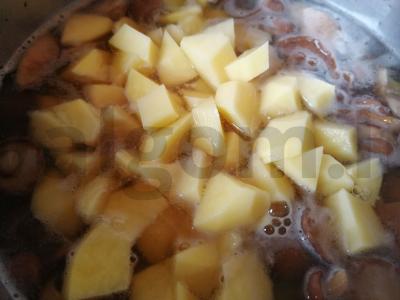 Sviestinių grybų sriuba Žingsnis 3