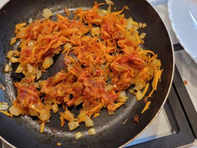 Kalakutienos ir daržovių padažas makaronams Žingsnis 2