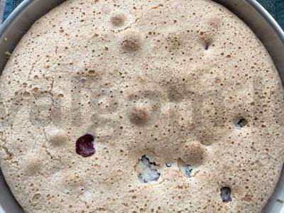 Uogų šarlotė pagrindine nuotrauka