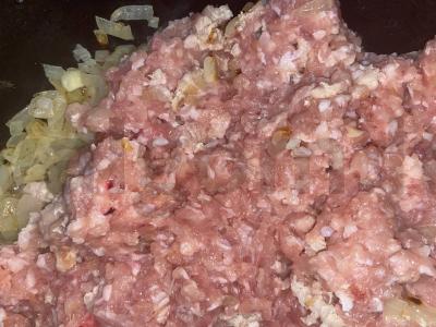 Neįprasti virtinukai su keptu faršu ir svogūnais Žingsnis 2