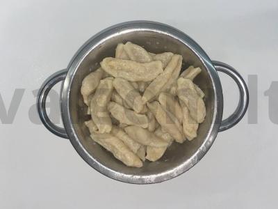 Neįprasti virtinukai su keptu faršu ir svogūnais Žingsnis 3