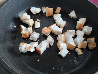 Salotas „Madonna“ su skrudintais duoneliais Žingsnis 5